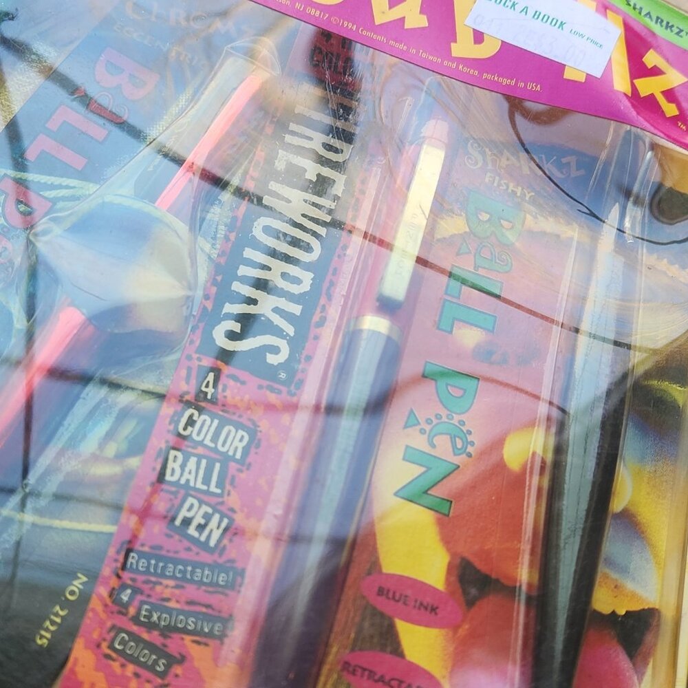 Pentech Oddballz Fireworks Crisis Chromz Sharkz Retractable Pens 90s School Kit - Picture 8 of 15